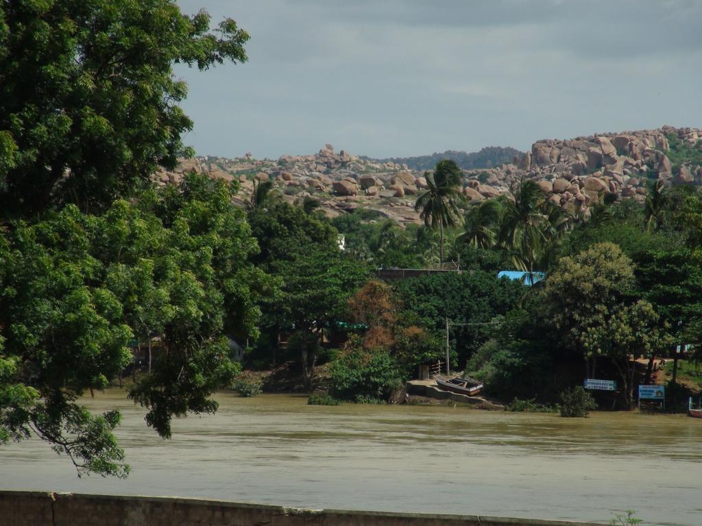 Shambhu Guest House Hampi Exterior foto